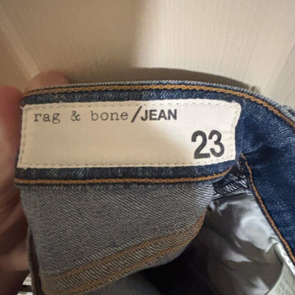 rag & bone Dre Relaxed Slim Jeans 90s ripped and worn denim - Picture 5 of 7